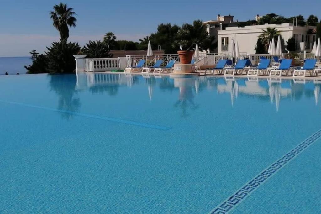 Appartement Lumineux dans Résidence avec Piscine Cannes Extérieur photo